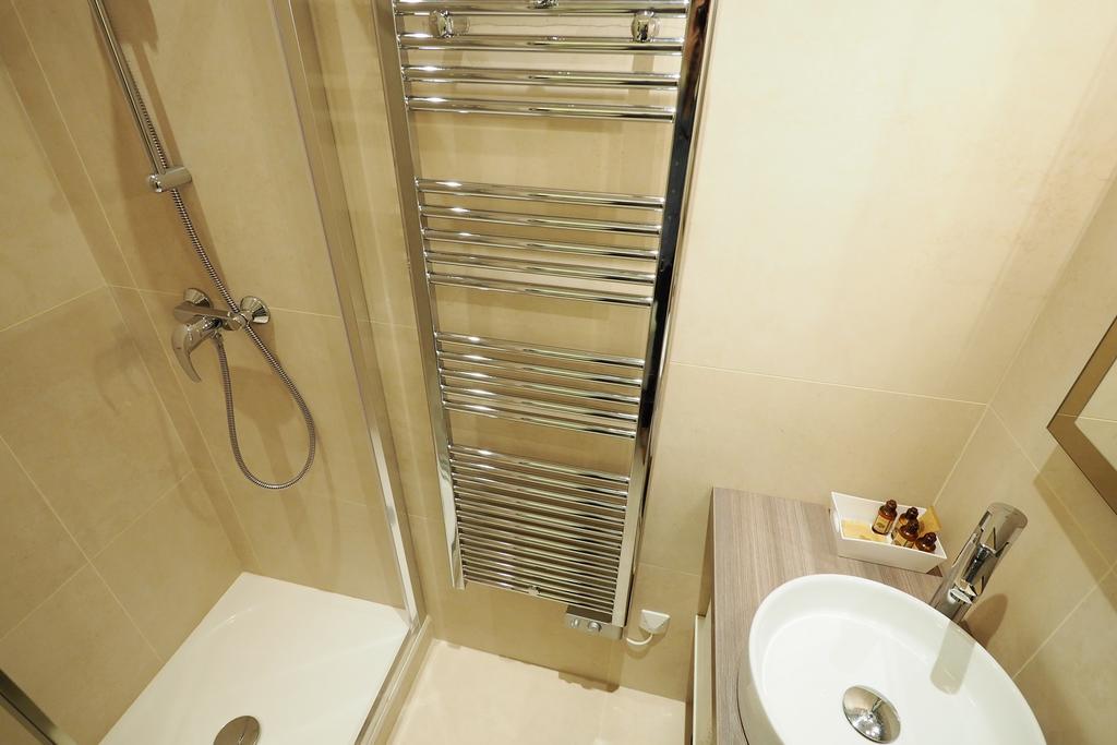 Saint Germain Cosy Chicsuites Paris Room photo